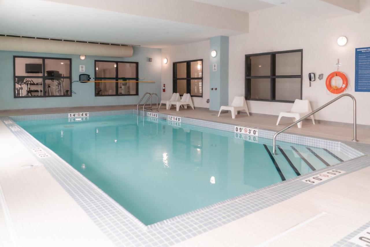 Stars Inn Ледюк Екстериор снимка
