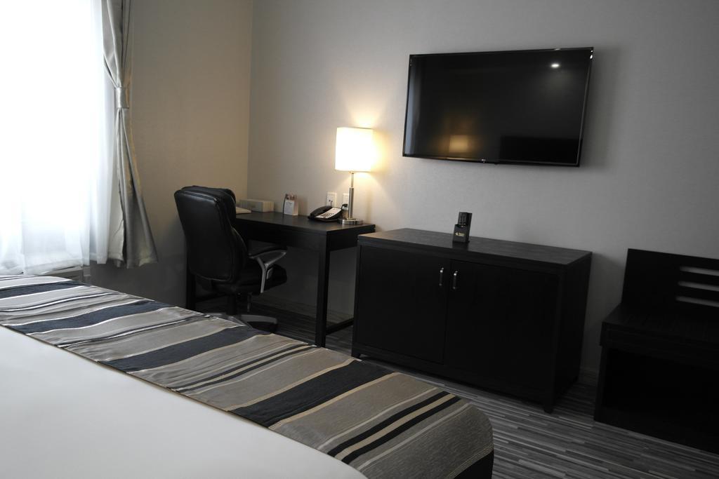 Stars Inn Ледюк Екстериор снимка