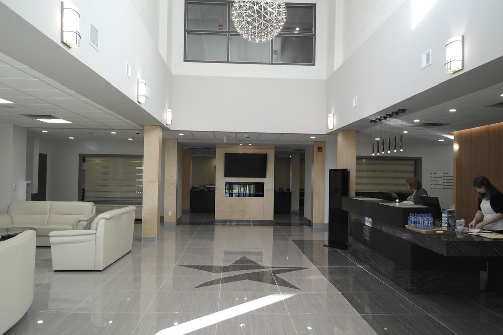 Stars Inn Ледюк Екстериор снимка